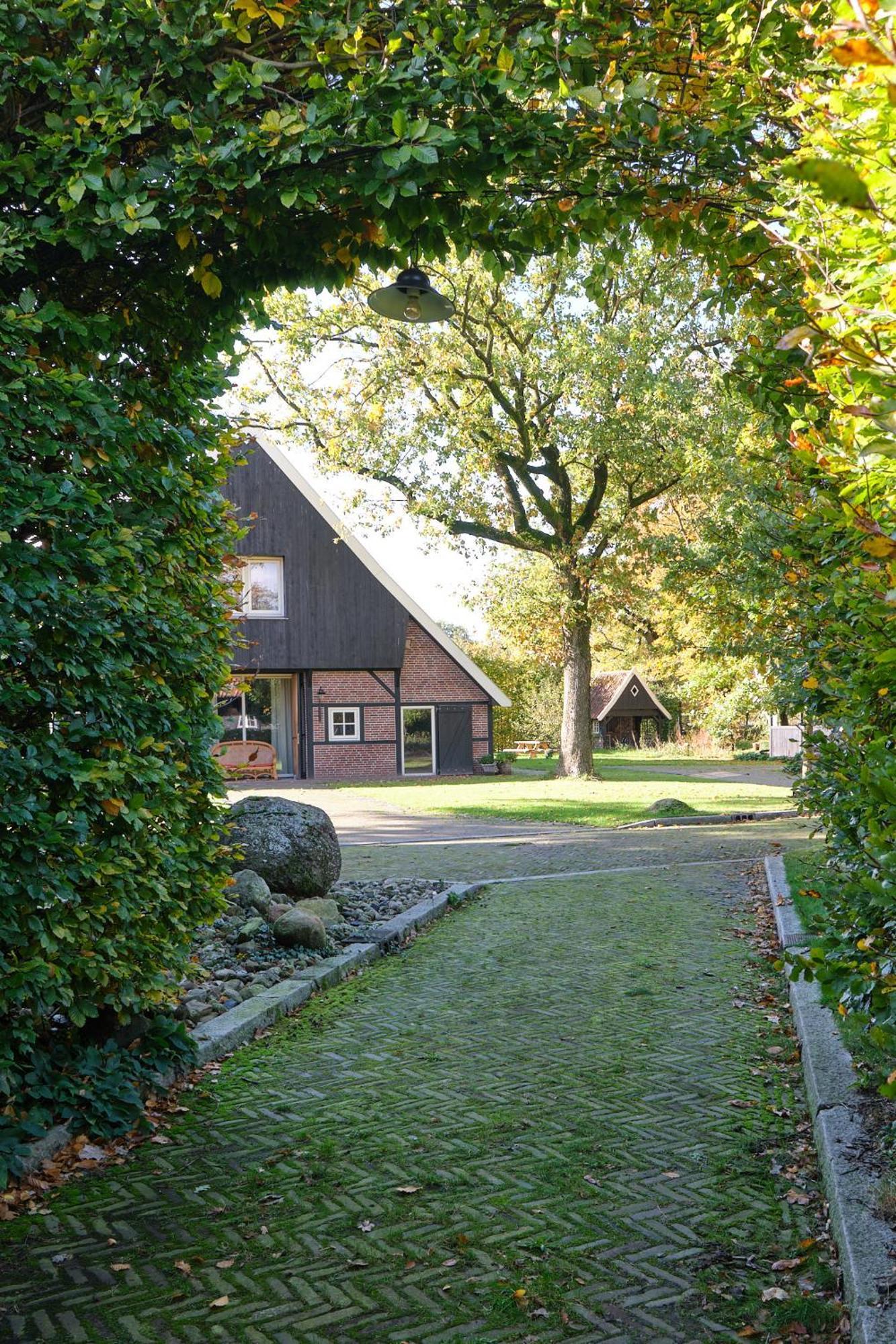 Loosan Lodges Gastenhuis Reutum ภายนอก รูปภาพ